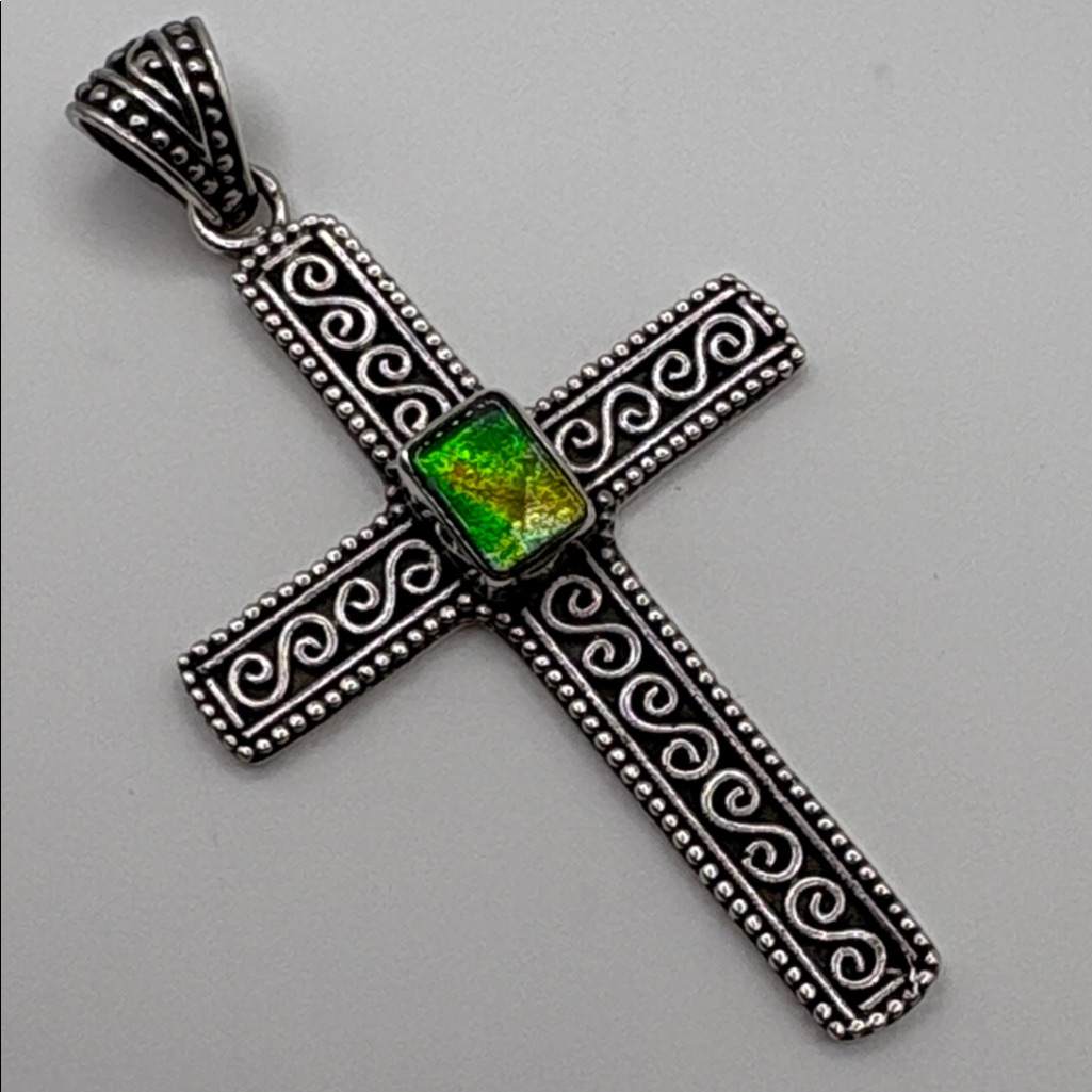 Sterling Silver Cross Necklace With Green Stone Nwots 75$